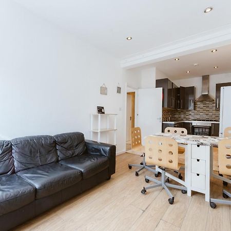 Mile End Double Rooms 27 Guest House London Bagian luar foto