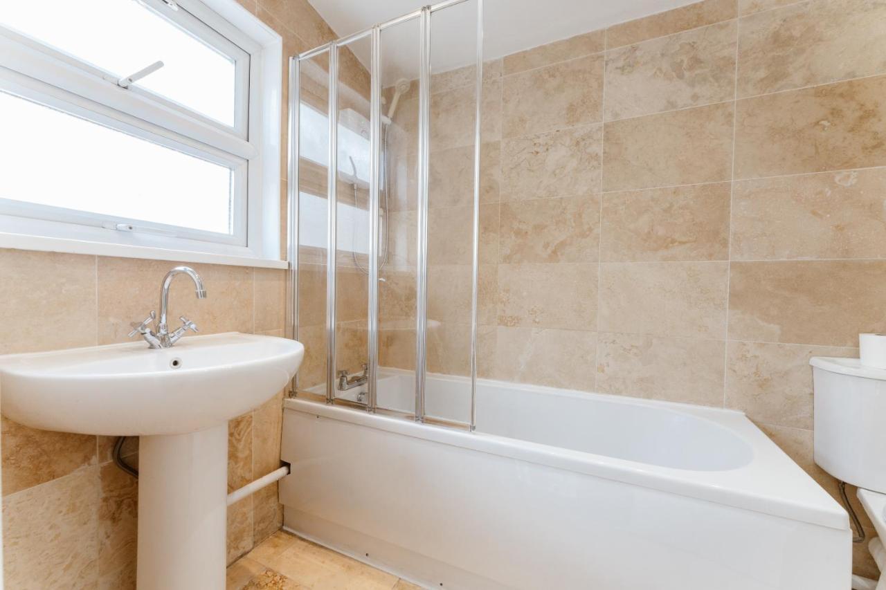 Mile End Double Rooms 27 Guest House London Bagian luar foto