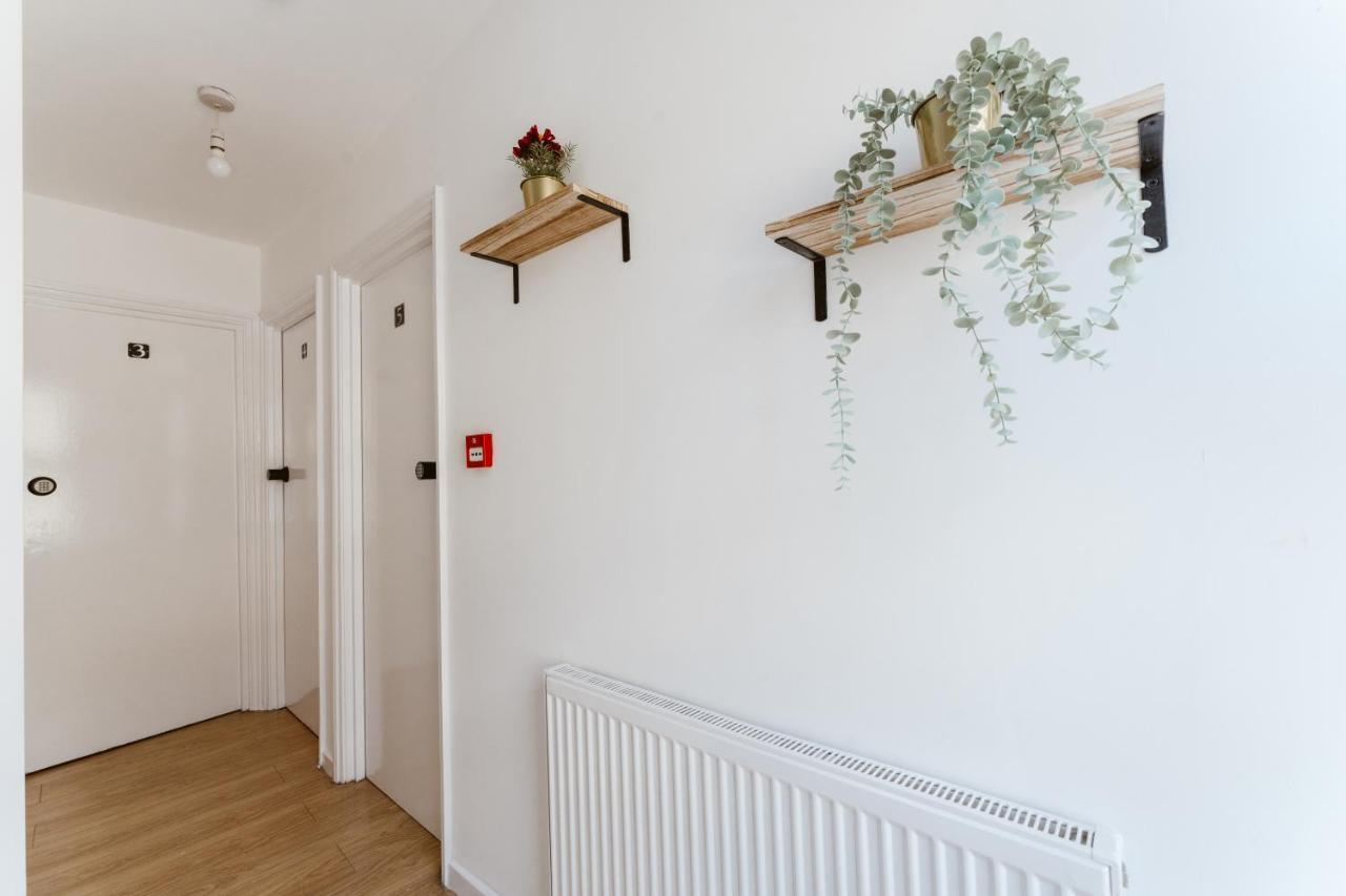 Mile End Double Rooms 27 Guest House London Bagian luar foto