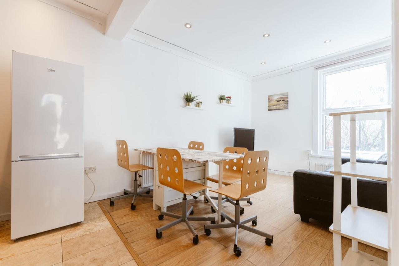 Mile End Double Rooms 27 Guest House London Bagian luar foto