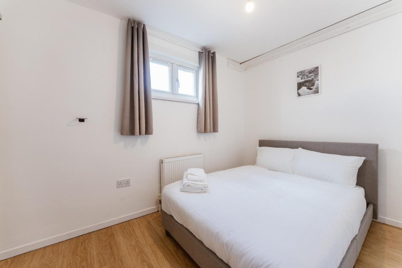 Mile End Double Rooms 27 Guest House London Bagian luar foto