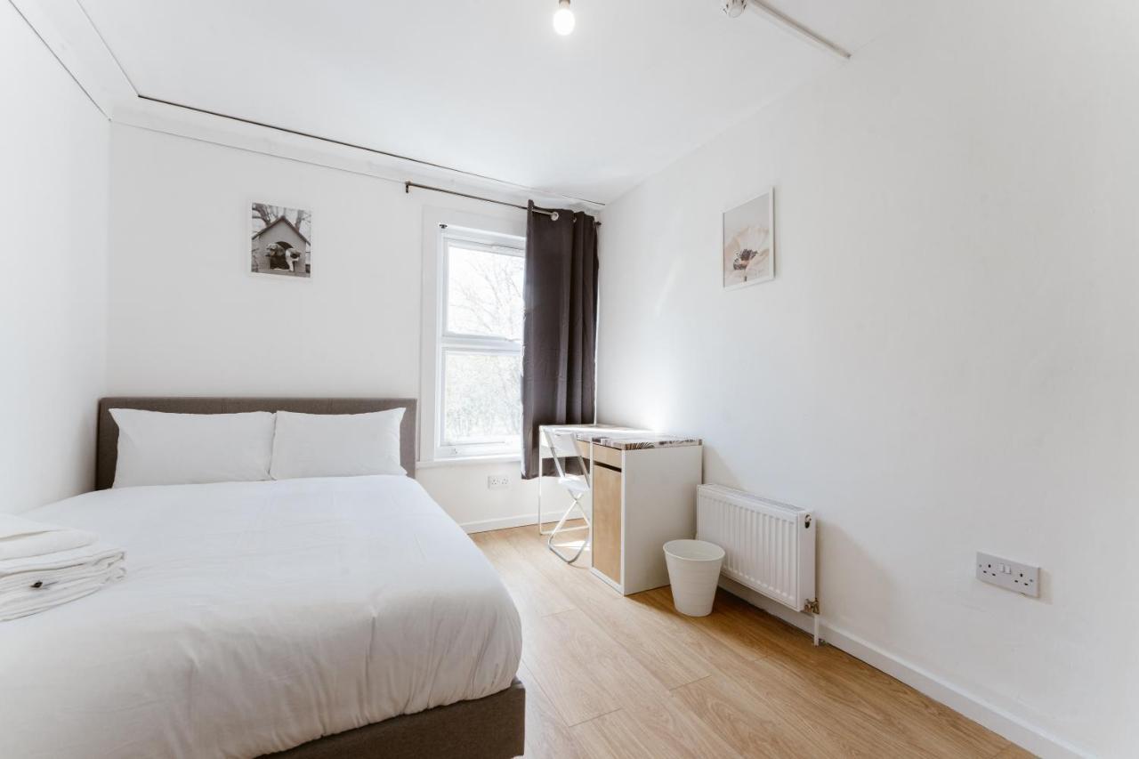 Mile End Double Rooms 27 Guest House London Bagian luar foto